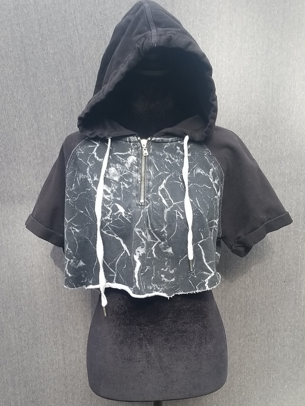 Black Marble-Print Cropped Hoodie with Drawstrings